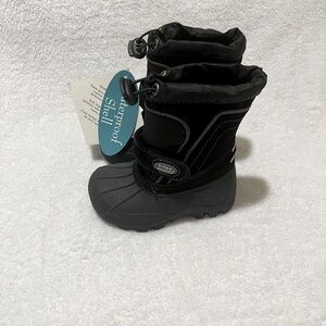 NWT kids Totes snow boots